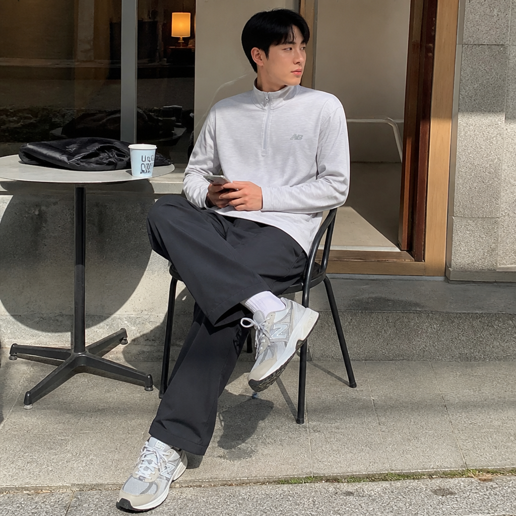 New Balance 라이트 그레이 하프집 러닝 레이어 탑